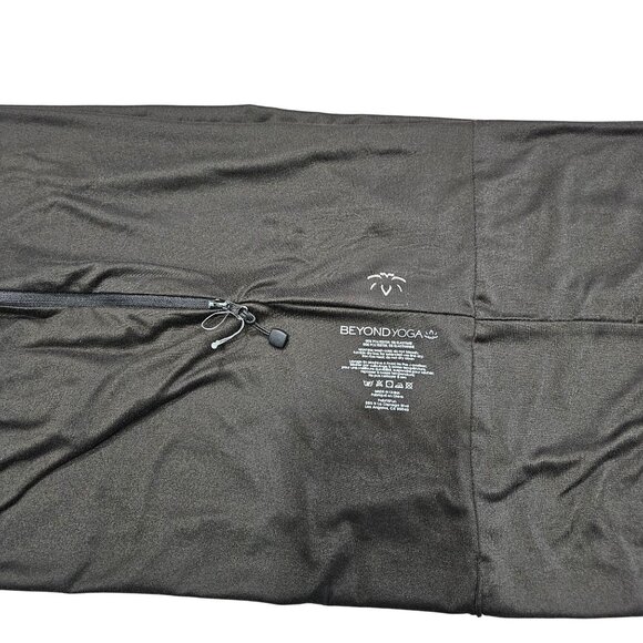 Beyond Yoga NWOT Grey‎ Infinity Scarf Zipper Pocket Lightweight Womens Accessory - Picture 1 of 5
